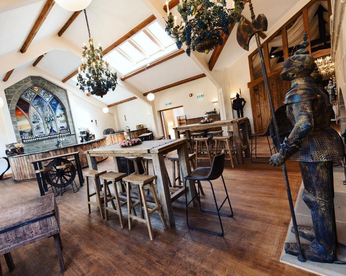 Sneaton Castle Hotel Уитби Екстериор снимка