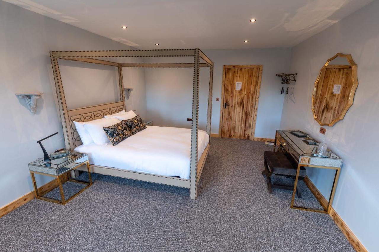 Sneaton Castle Hotel Уитби Екстериор снимка