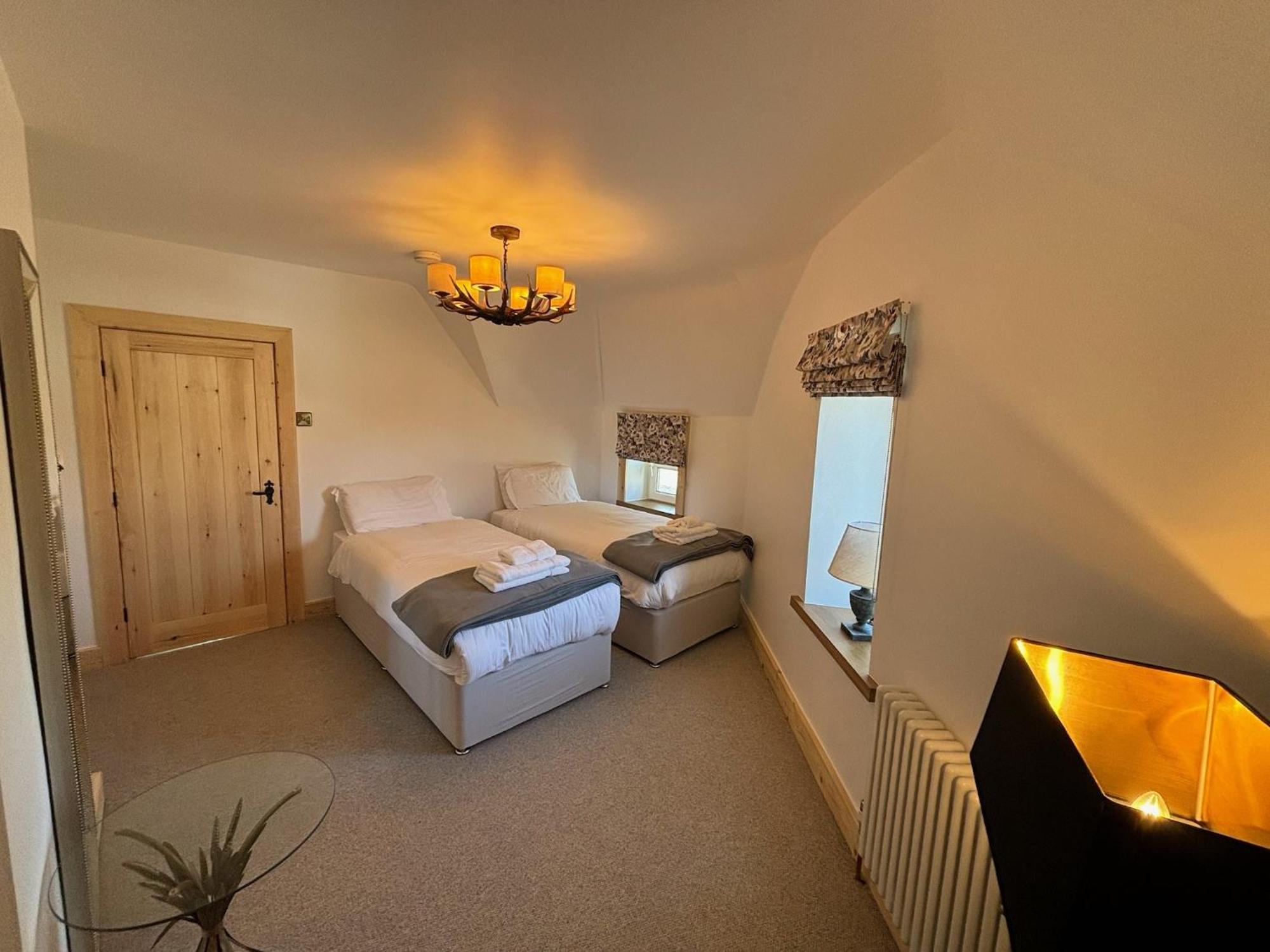 Sneaton Castle Hotel Уитби Екстериор снимка
