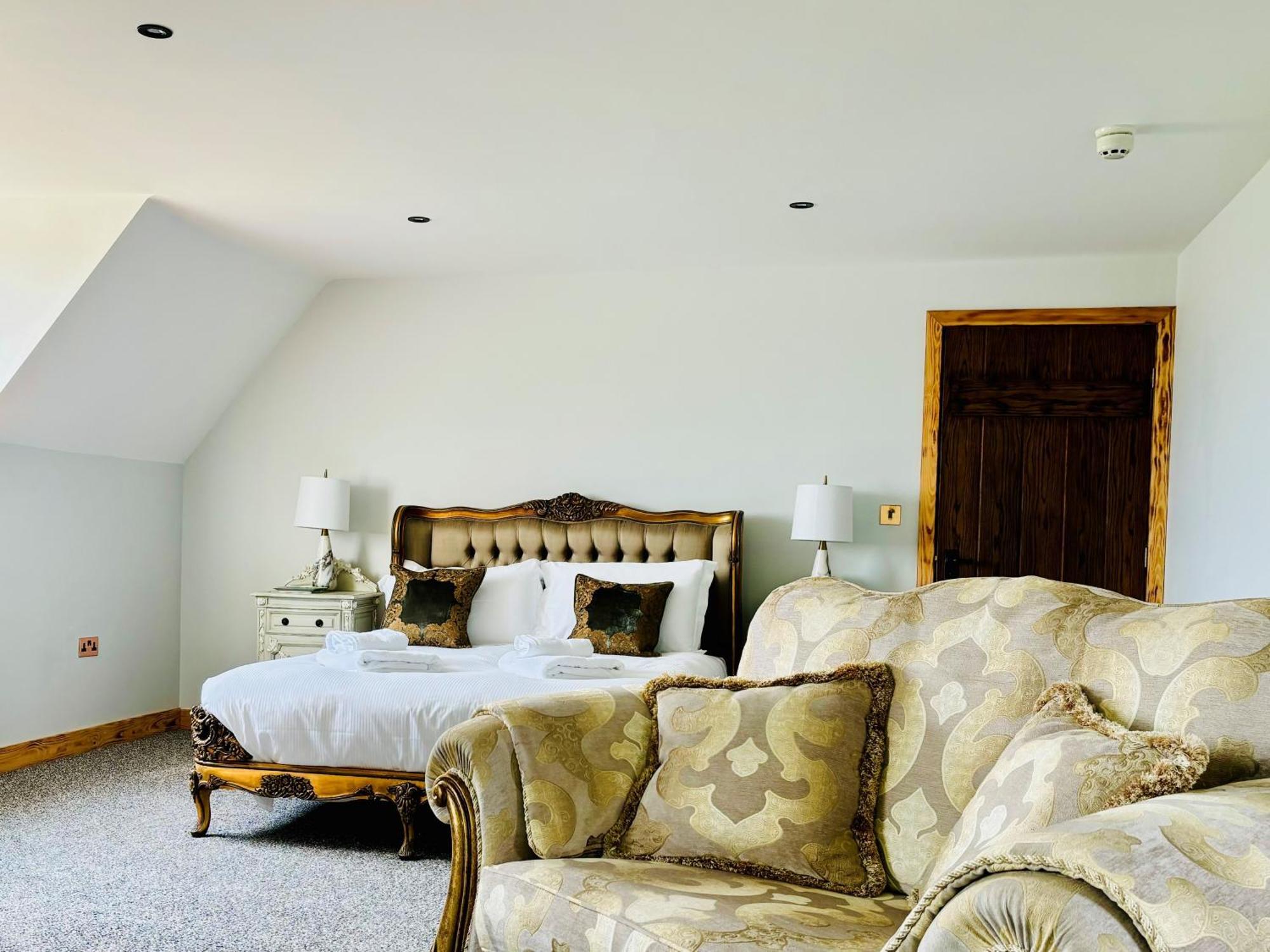 Sneaton Castle Hotel Уитби Екстериор снимка