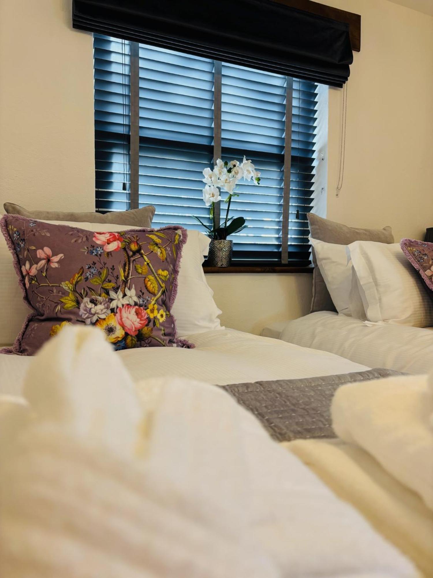 Sneaton Castle Hotel Уитби Екстериор снимка