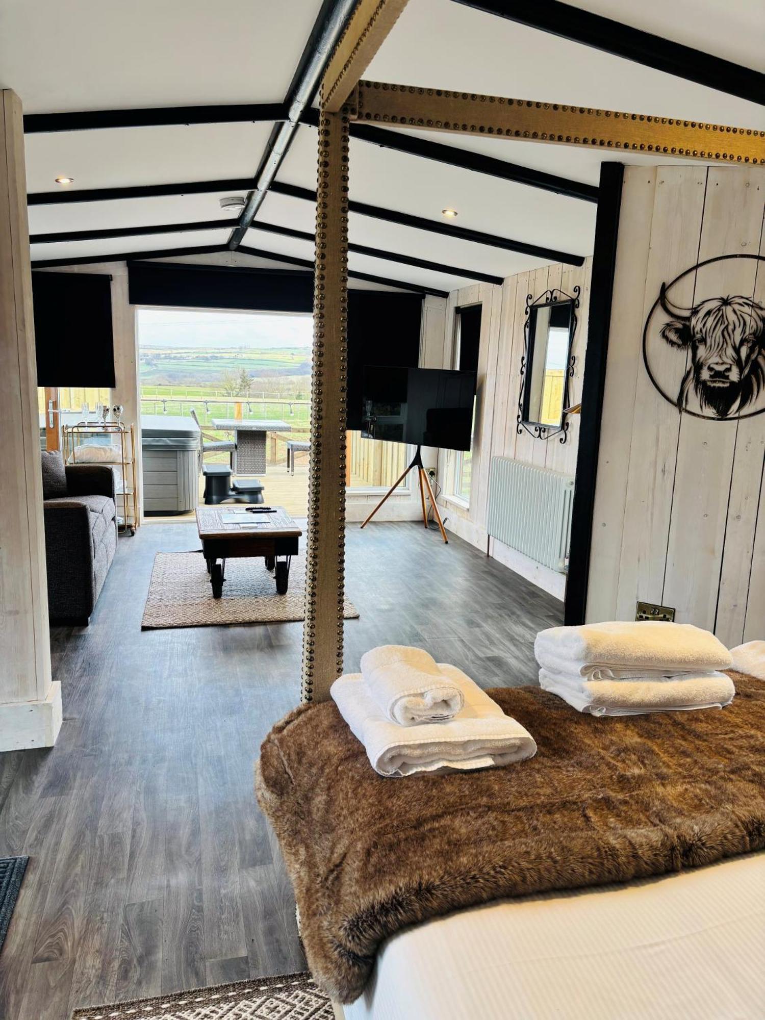 Sneaton Castle Hotel Уитби Екстериор снимка